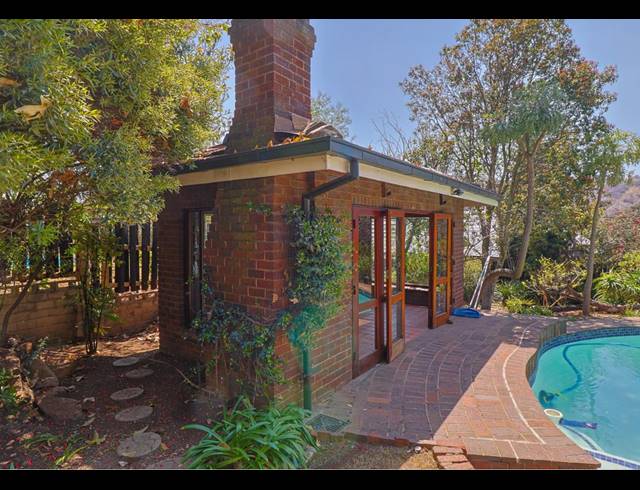 5 BEDROOM HOUSE FOR SALE IN MONDEOR
